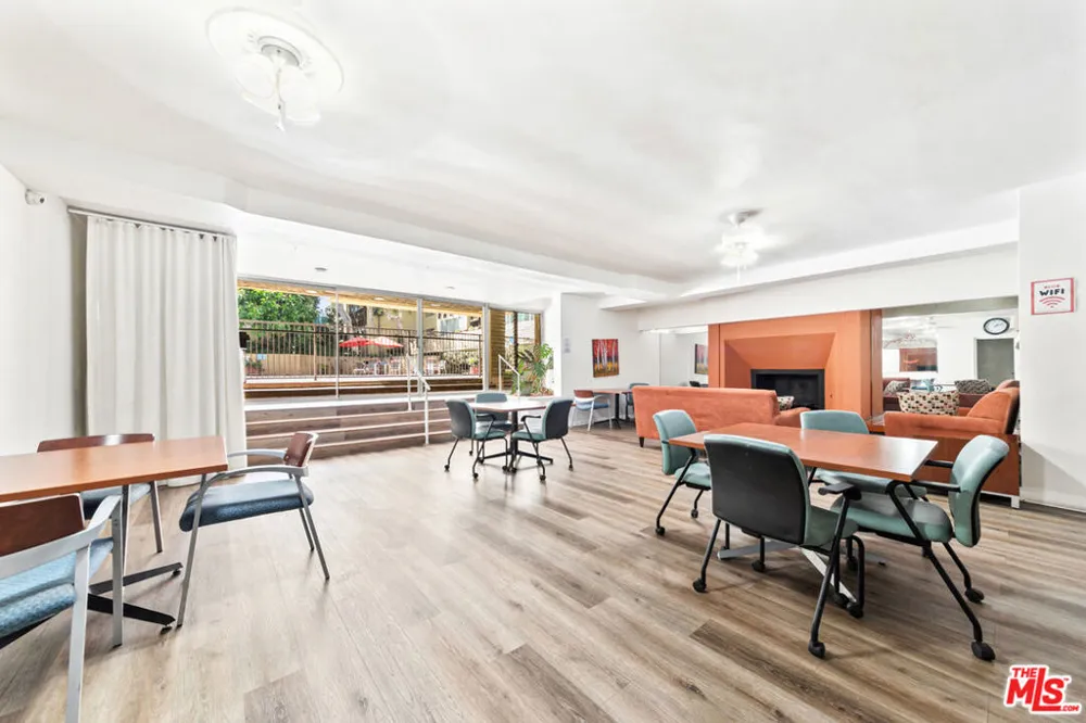 5600 Kensington Way #104 Culver City, CA 90230