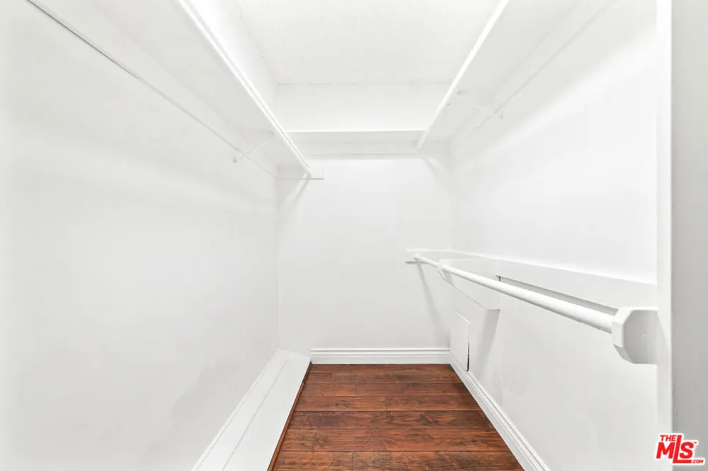 5600 Kensington Way #104 Culver City, CA 90230