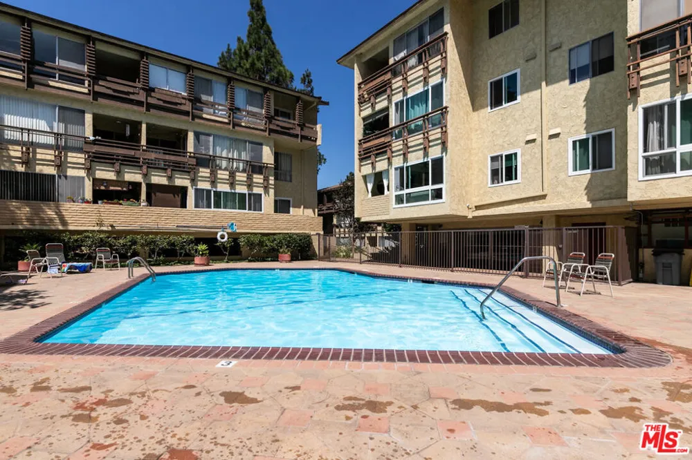 5600 Kensington Way #104 Culver City, CA 90230
