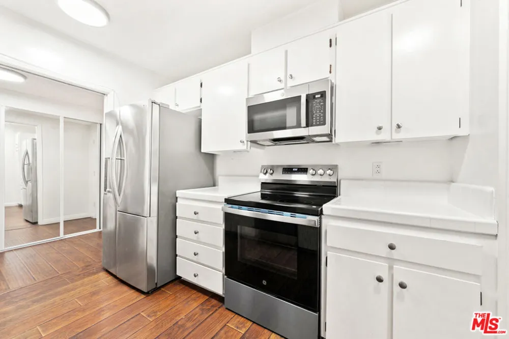5600 Kensington Way #104 Culver City, CA 90230