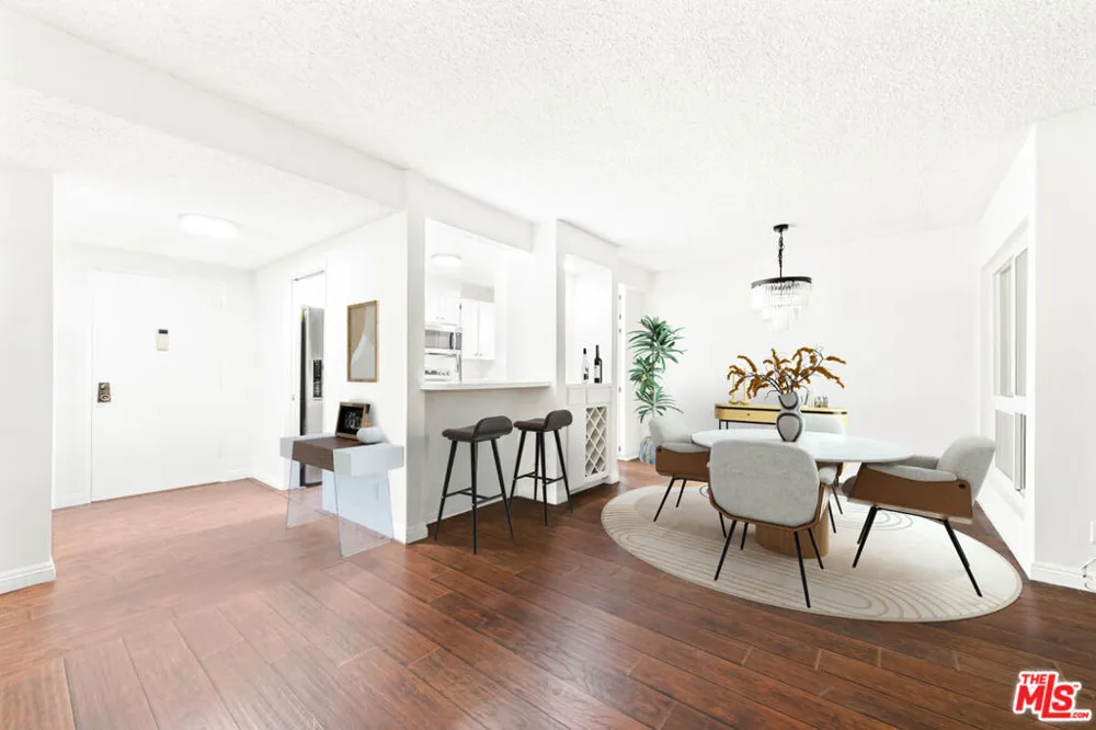 5600 Kensington Way #104 Culver City, CA 90230