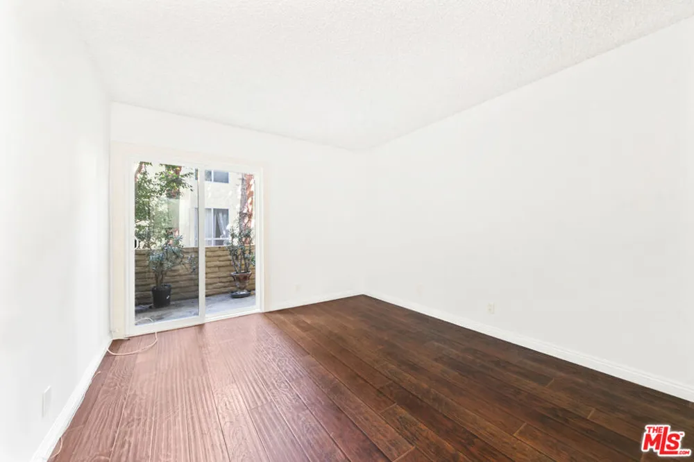 5600 Kensington Way #104 Culver City, CA 90230