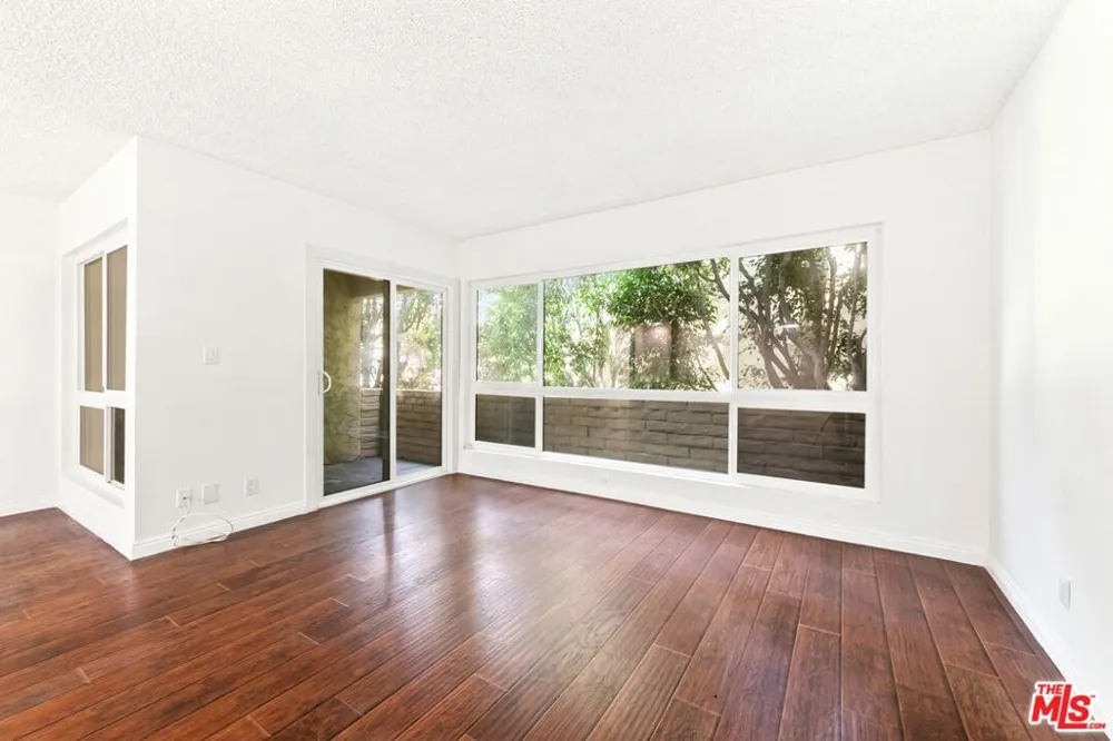 5600 Kensington Way #104 Culver City, CA 90230