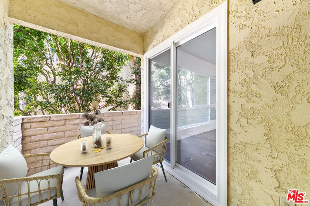 5600 Kensington Way #104 Culver City, CA 90230