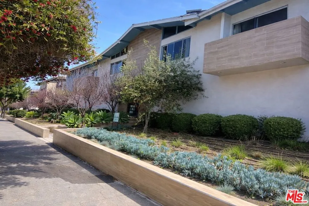 420 Raymond Avenue #6 Santa Monica, CA 90405