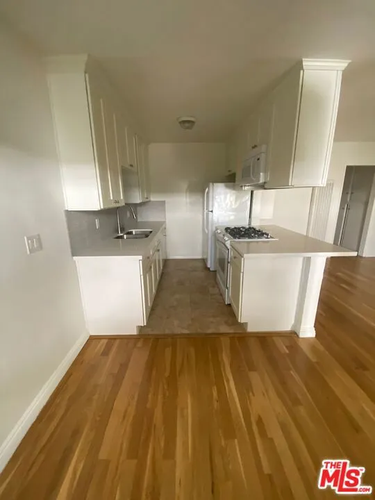 420 Raymond Avenue #6 Santa Monica, CA 90405