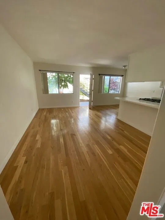 420 Raymond Avenue #6 Santa Monica, CA 90405