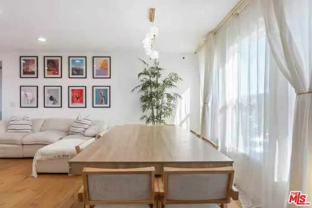 4243 Don Carlos Drive Los Angeles, CA 90008