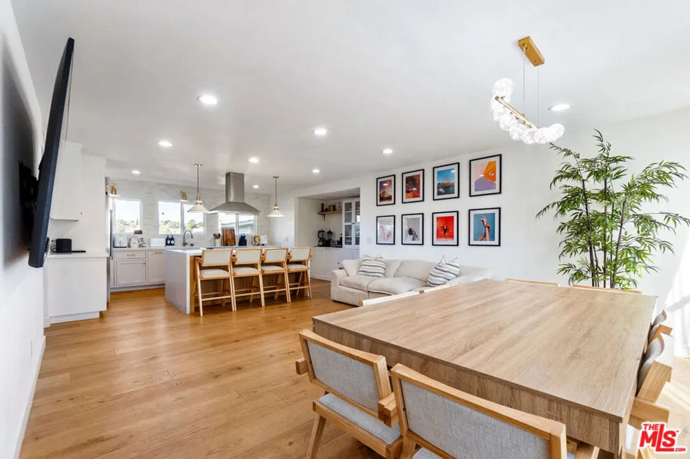 4243 Don Carlos Drive Los Angeles, CA 90008