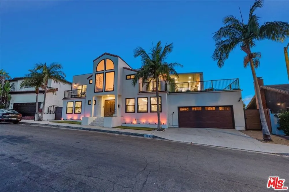 4243 Don Carlos Drive Los Angeles, CA 90008
