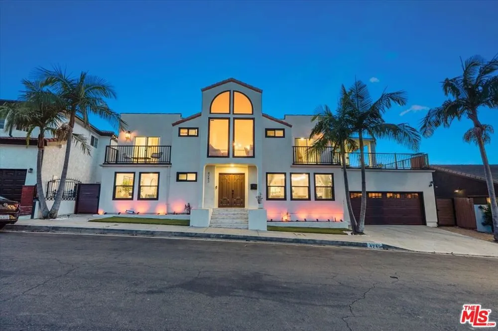 4243 Don Carlos Drive Los Angeles, CA 90008