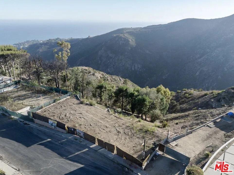 16808 Charmel Lane Los Angeles, CA 90272