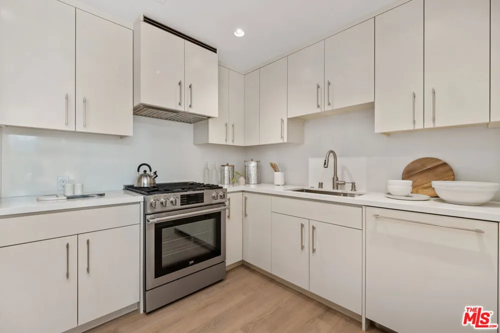 130 S Sepulveda Boulevard #413 Los Angeles, CA 90049