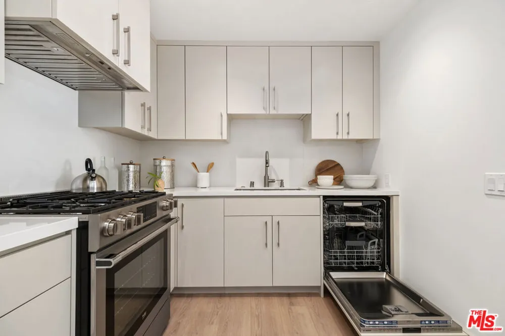 130 S Sepulveda Boulevard #413 Los Angeles, CA 90049