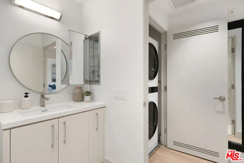 130 S Sepulveda Boulevard #413 Los Angeles, CA 90049