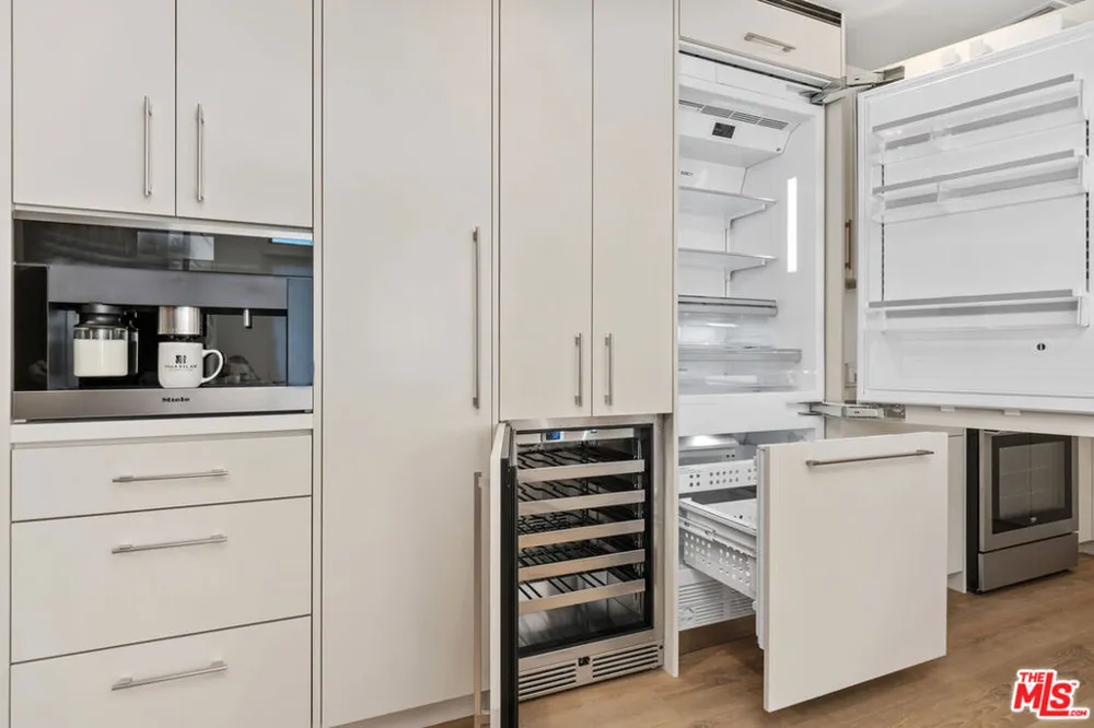 130 S Sepulveda Boulevard #413 Los Angeles, CA 90049