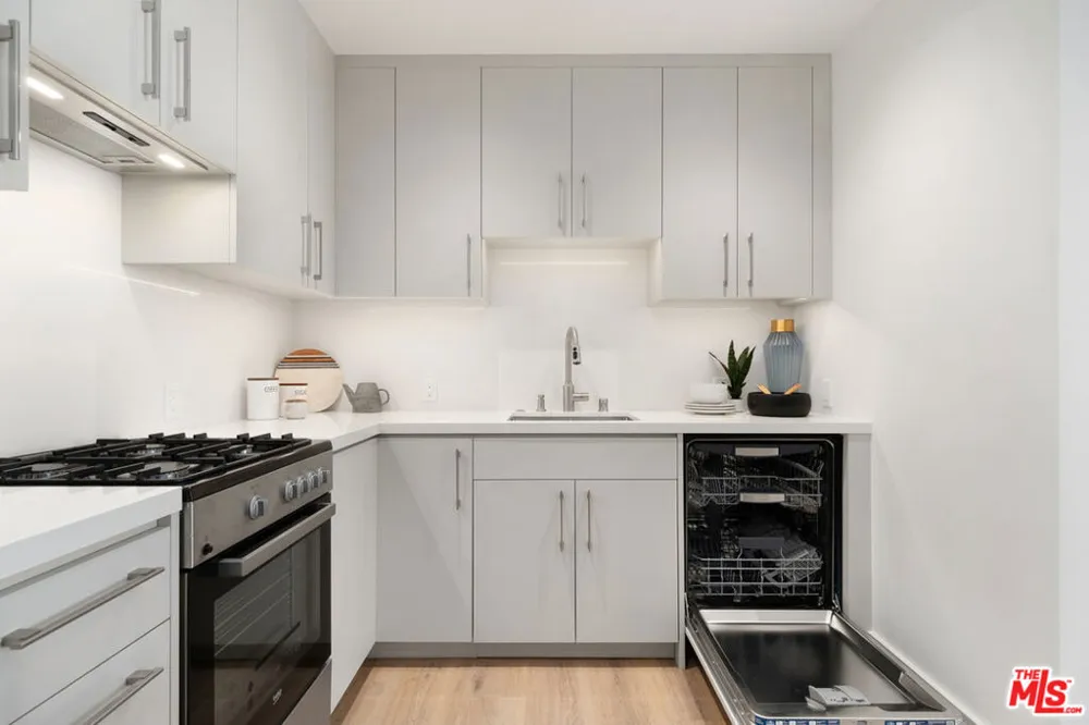 130 S Sepulveda Boulevard #413 Los Angeles, CA 90049