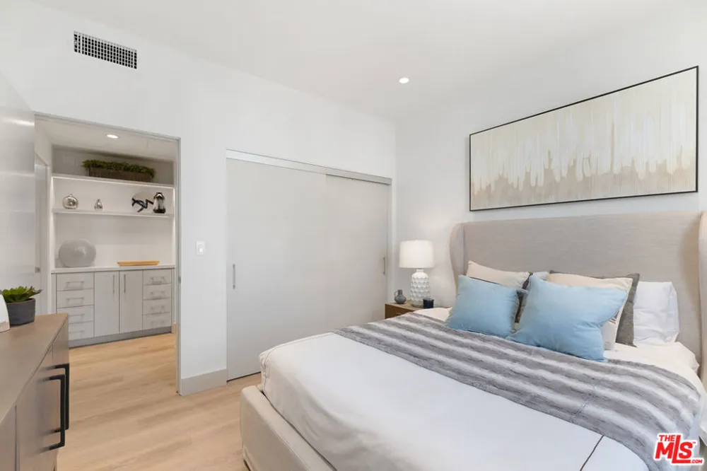 130 S Sepulveda Boulevard #413 Los Angeles, CA 90049
