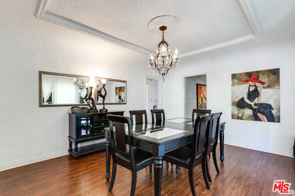 139 S Rexford Drive Beverly Hills, CA 90212