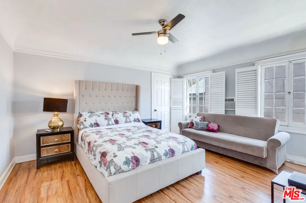 139 S Rexford Drive Beverly Hills, CA 90212