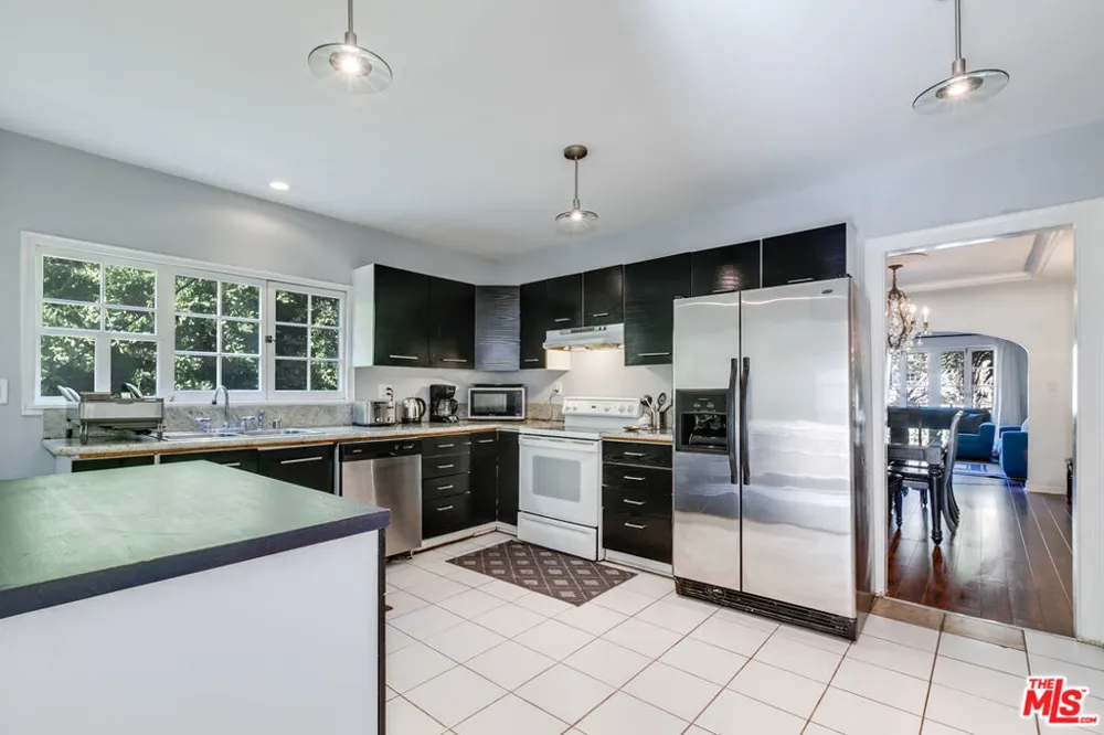 139 S Rexford Drive Beverly Hills, CA 90212