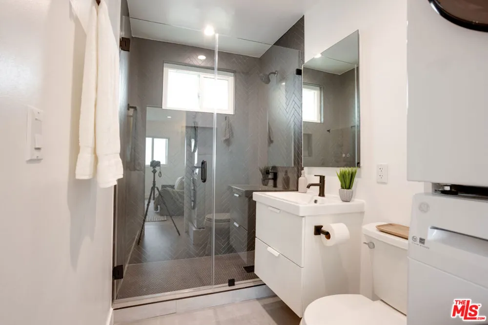 1313 Ocean Front Walk #10 Venice, CA 90291