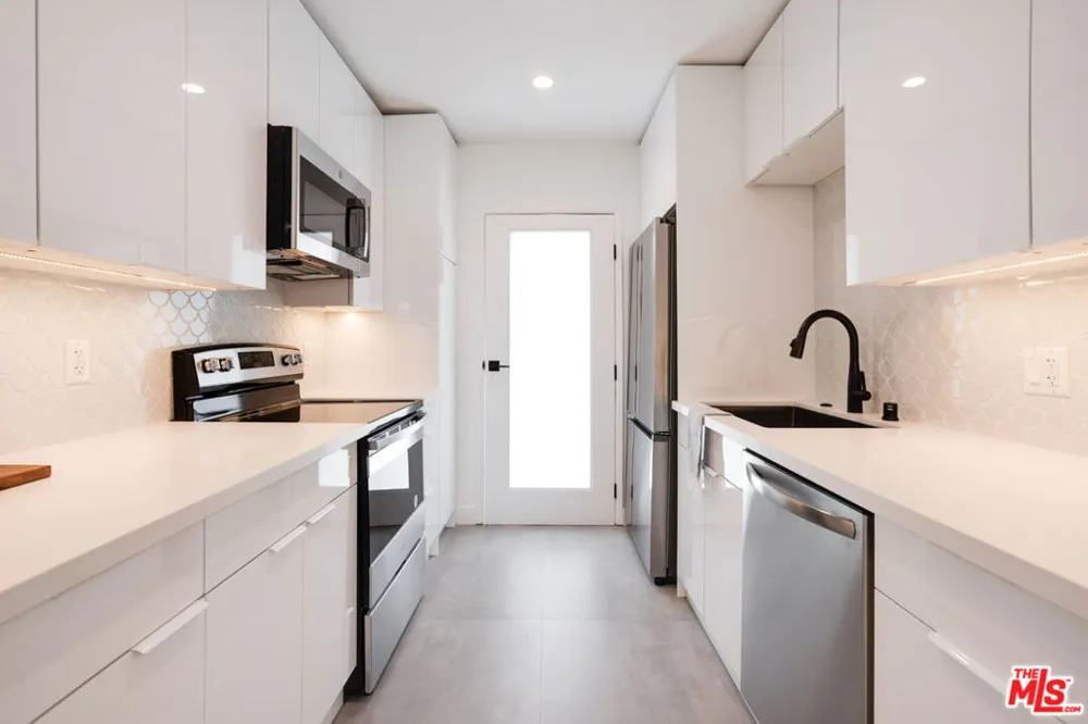 1313 Ocean Front Walk #10 Venice, CA 90291