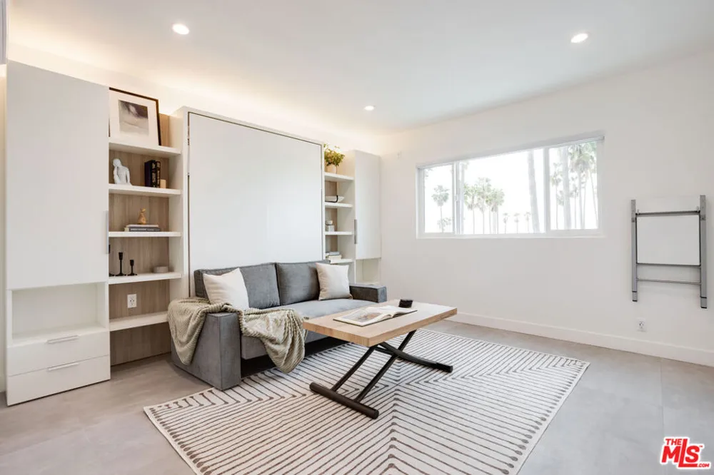 1313 Ocean Front Walk #10 Venice, CA 90291