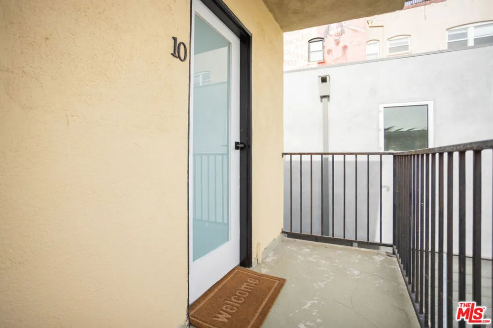 1313 Ocean Front Walk #10 Venice, CA 90291
