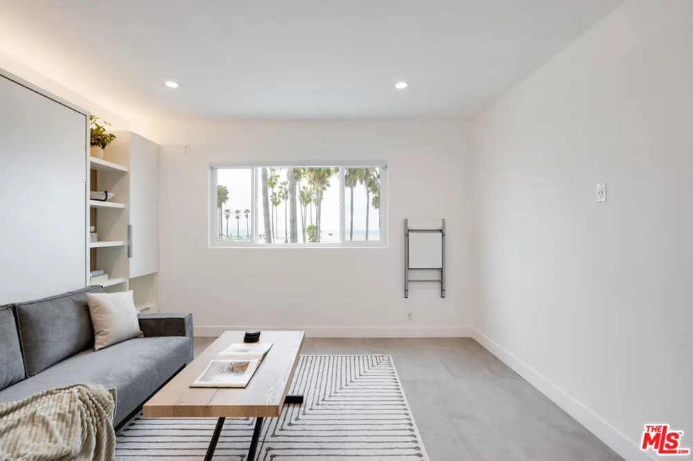 1313 Ocean Front Walk #10 Venice, CA 90291
