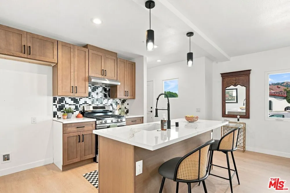 575 W Ave 28 Los Angeles, CA 90065