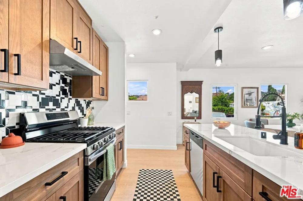 575 W Ave 28 Los Angeles, CA 90065