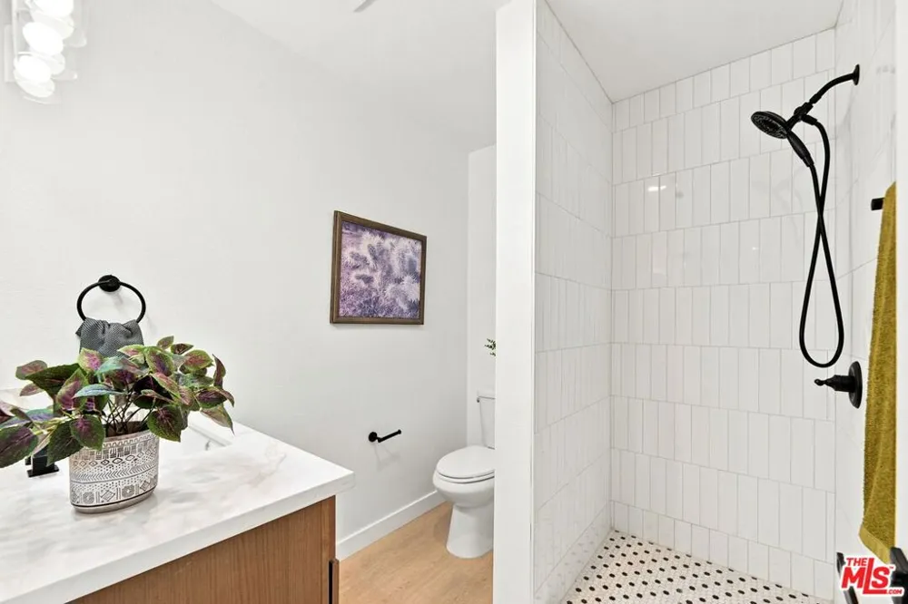575 W Ave 28 Los Angeles, CA 90065