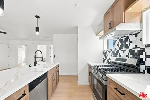 577 W Ave 28