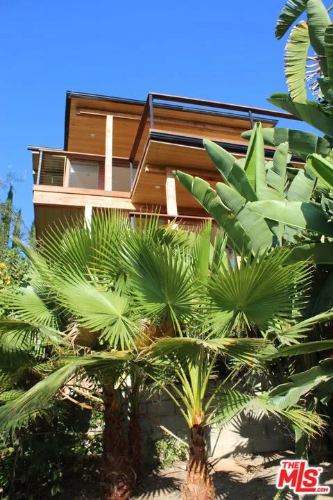 4884 Glenalbyn Drive Los Angeles, CA 90065