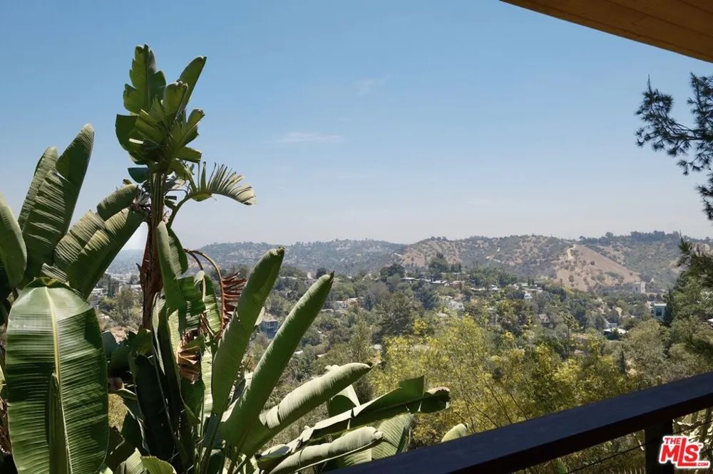 4884 Glenalbyn Drive Los Angeles, CA 90065