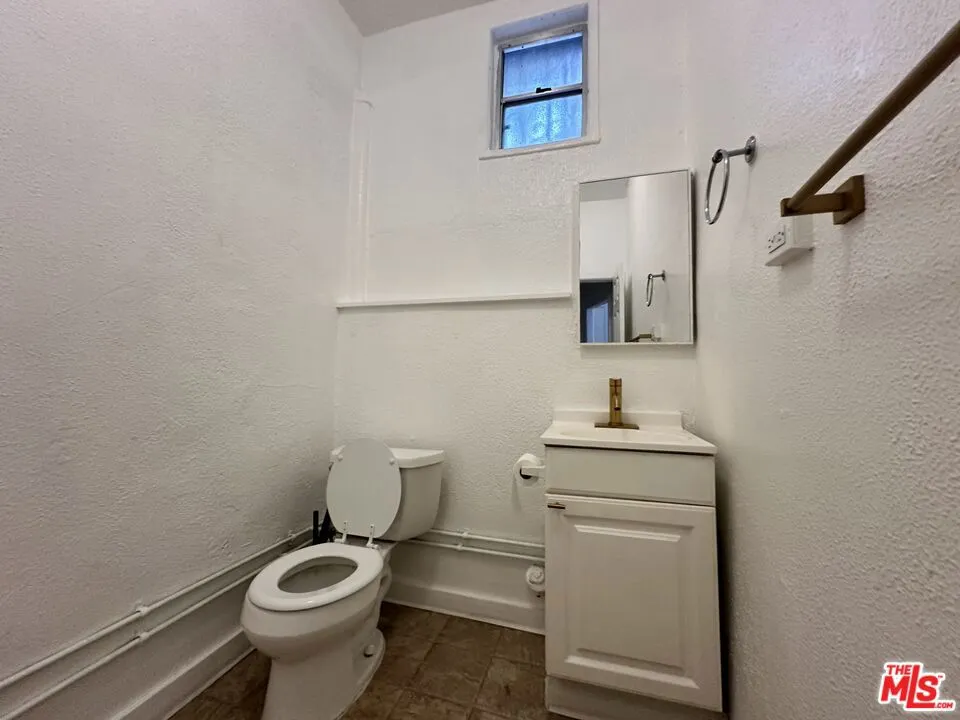 101 Dudley Avenue #A Venice, CA 90291