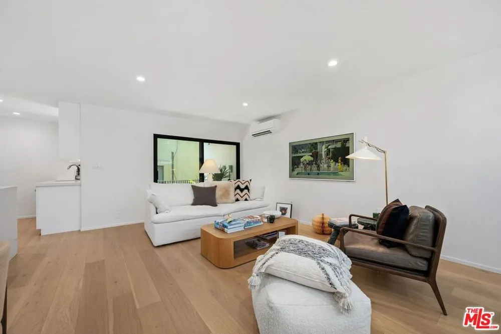 2233 4th Street #3 Santa Monica, CA 90405