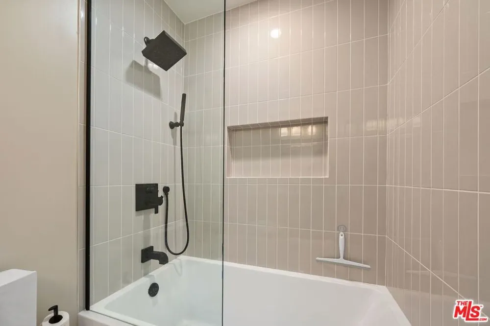 2233 4th Street #3 Santa Monica, CA 90405