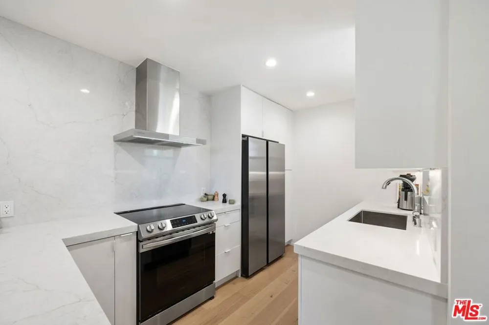 2233 4th Street #3 Santa Monica, CA 90405
