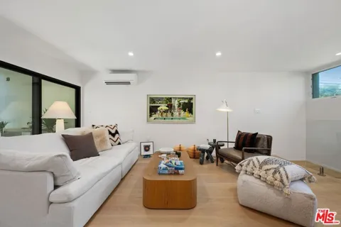 2233 4th Street #3