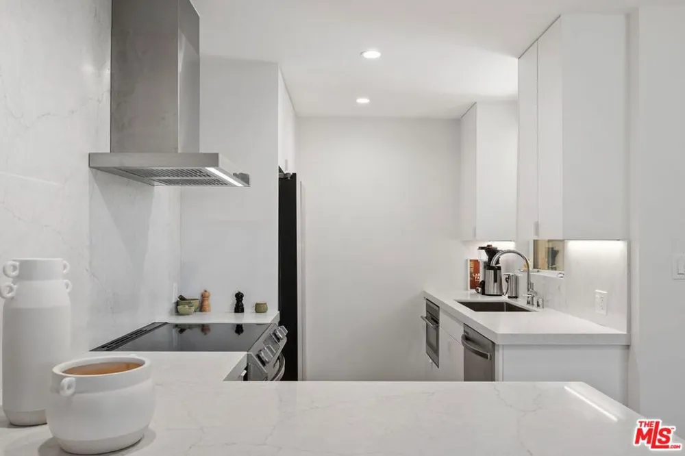 2233 4th Street #3 Santa Monica, CA 90405