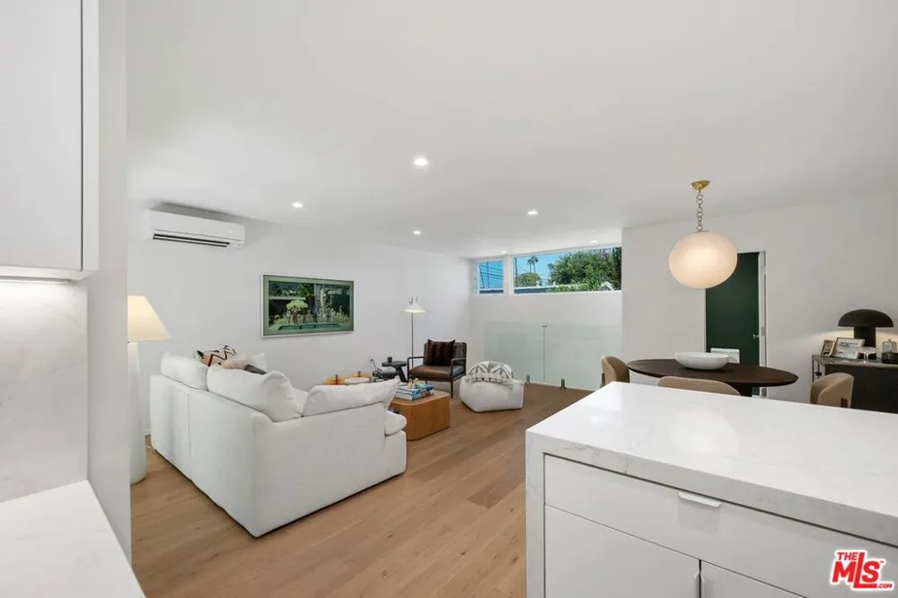 2233 4th Street #3 Santa Monica, CA 90405