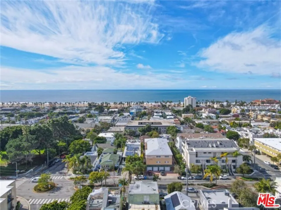 2233 4th Street #3 Santa Monica, CA 90405