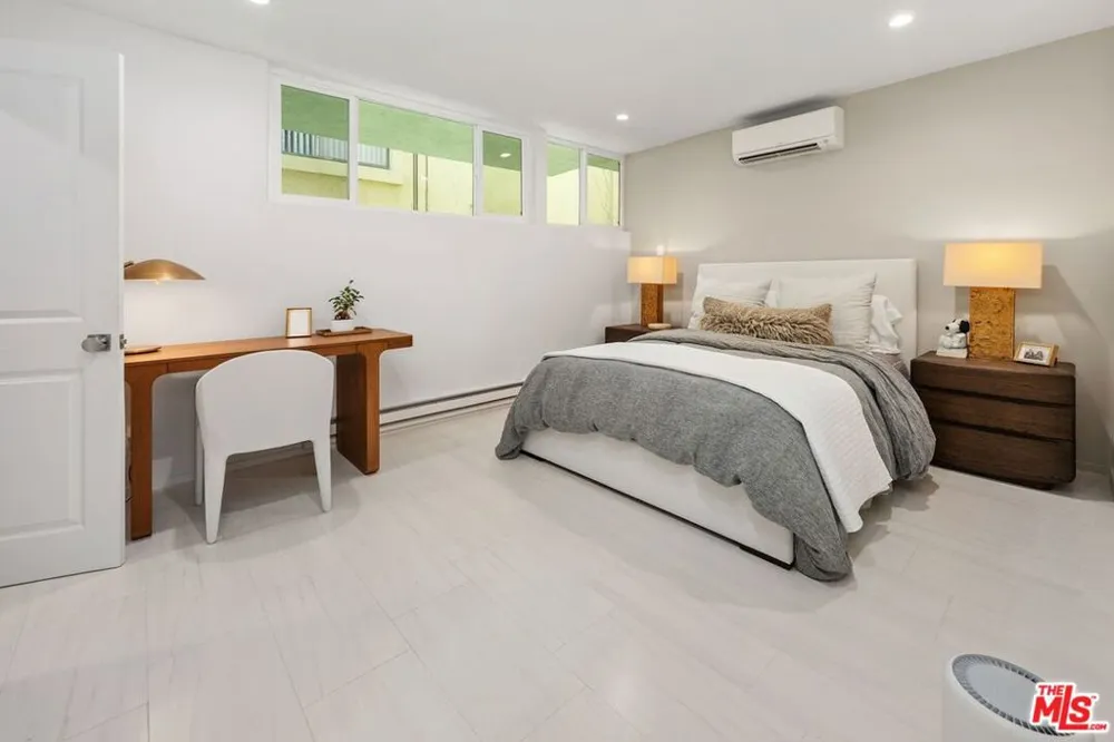 2233 4th Street #3 Santa Monica, CA 90405
