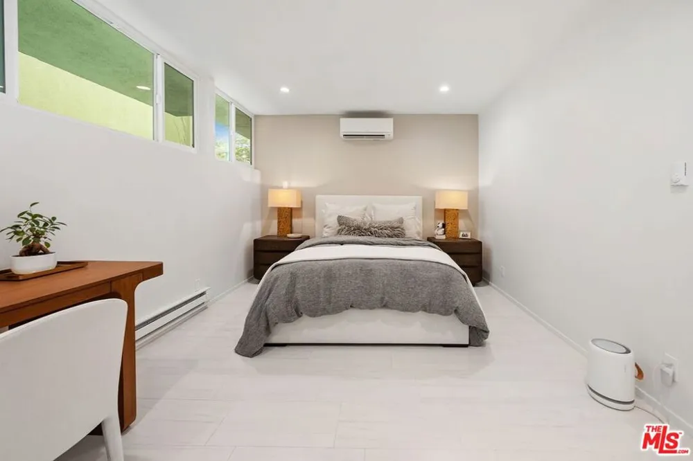 2233 4th Street #3 Santa Monica, CA 90405