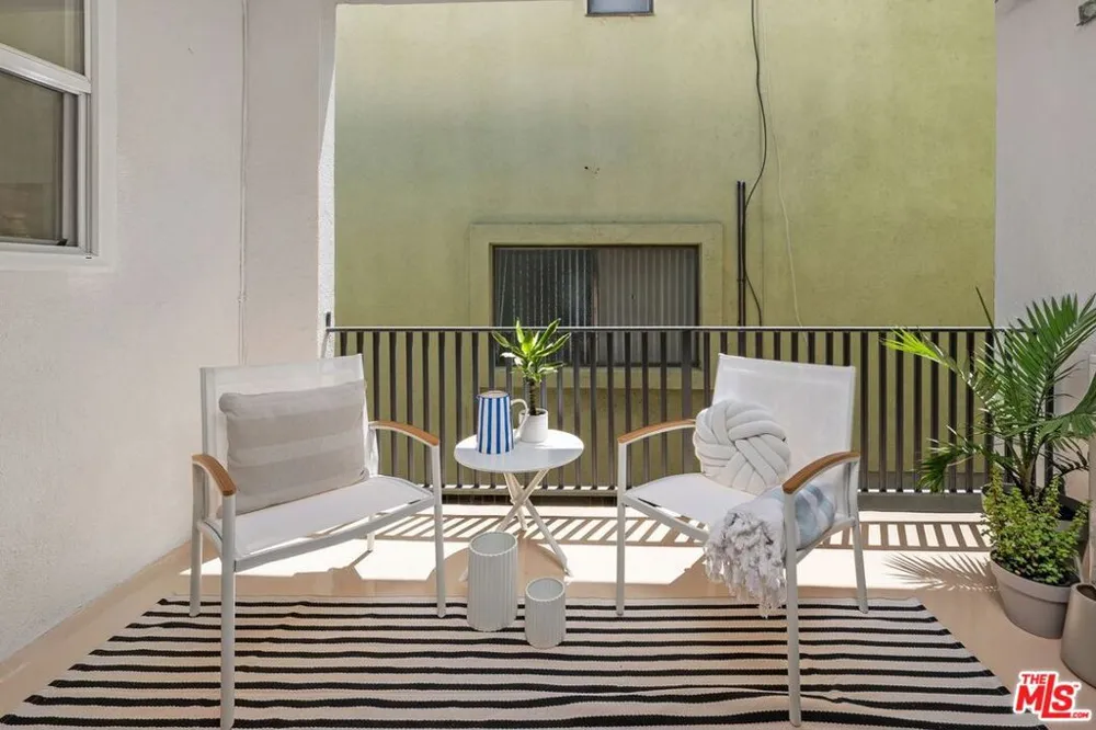 2233 4th Street #3 Santa Monica, CA 90405