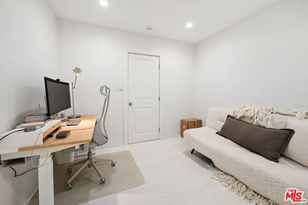 2233 4th Street #3 Santa Monica, CA 90405