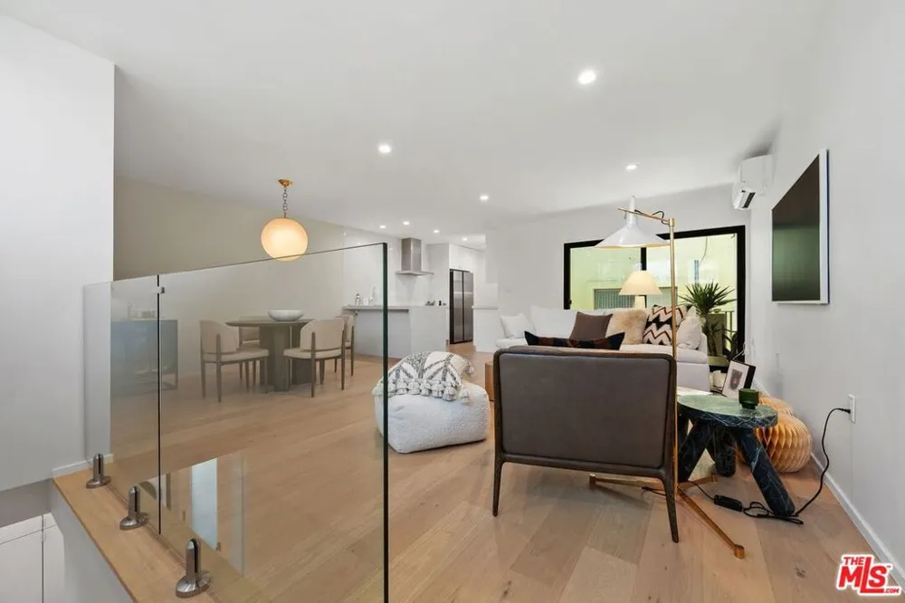 2233 4th Street #3 Santa Monica, CA 90405