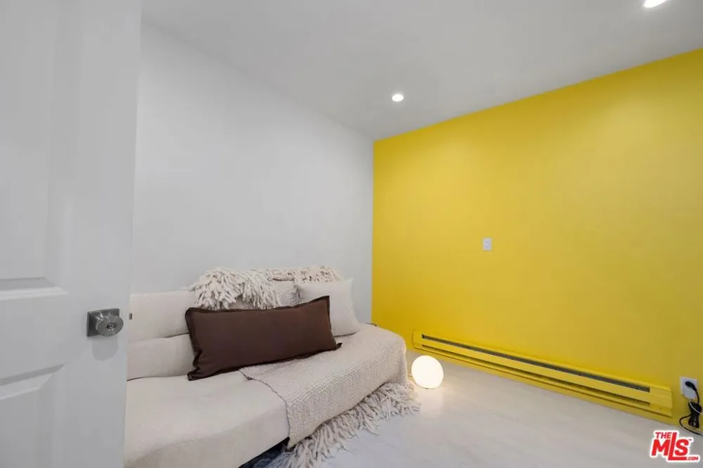 2233 4th Street #3 Santa Monica, CA 90405